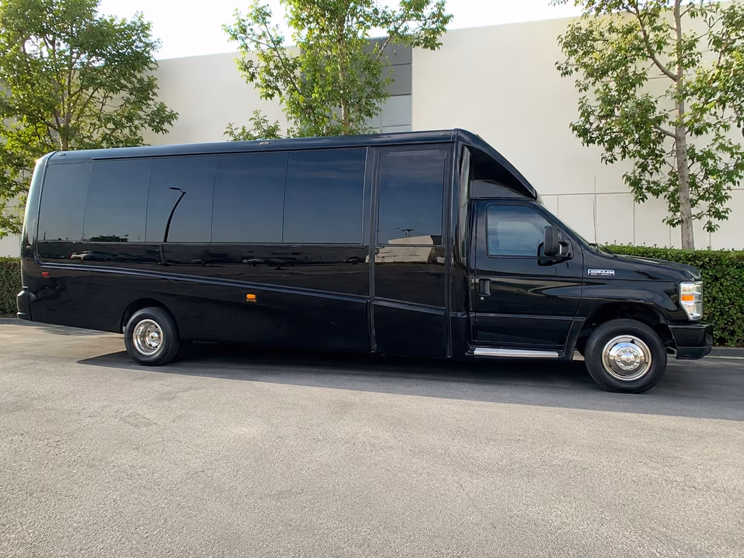 employee shuttle buses for pharr businesses and distribution centers